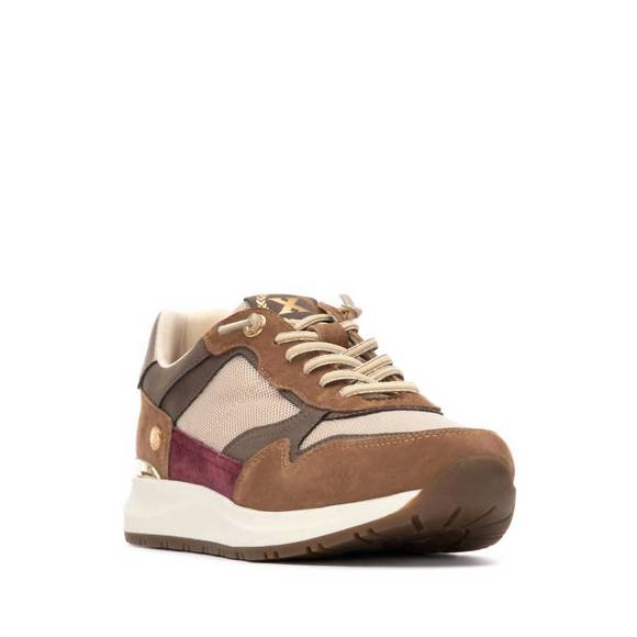 NEW XTI women’s round toe 144206 sneakers in taupe - Picture 2 of 3